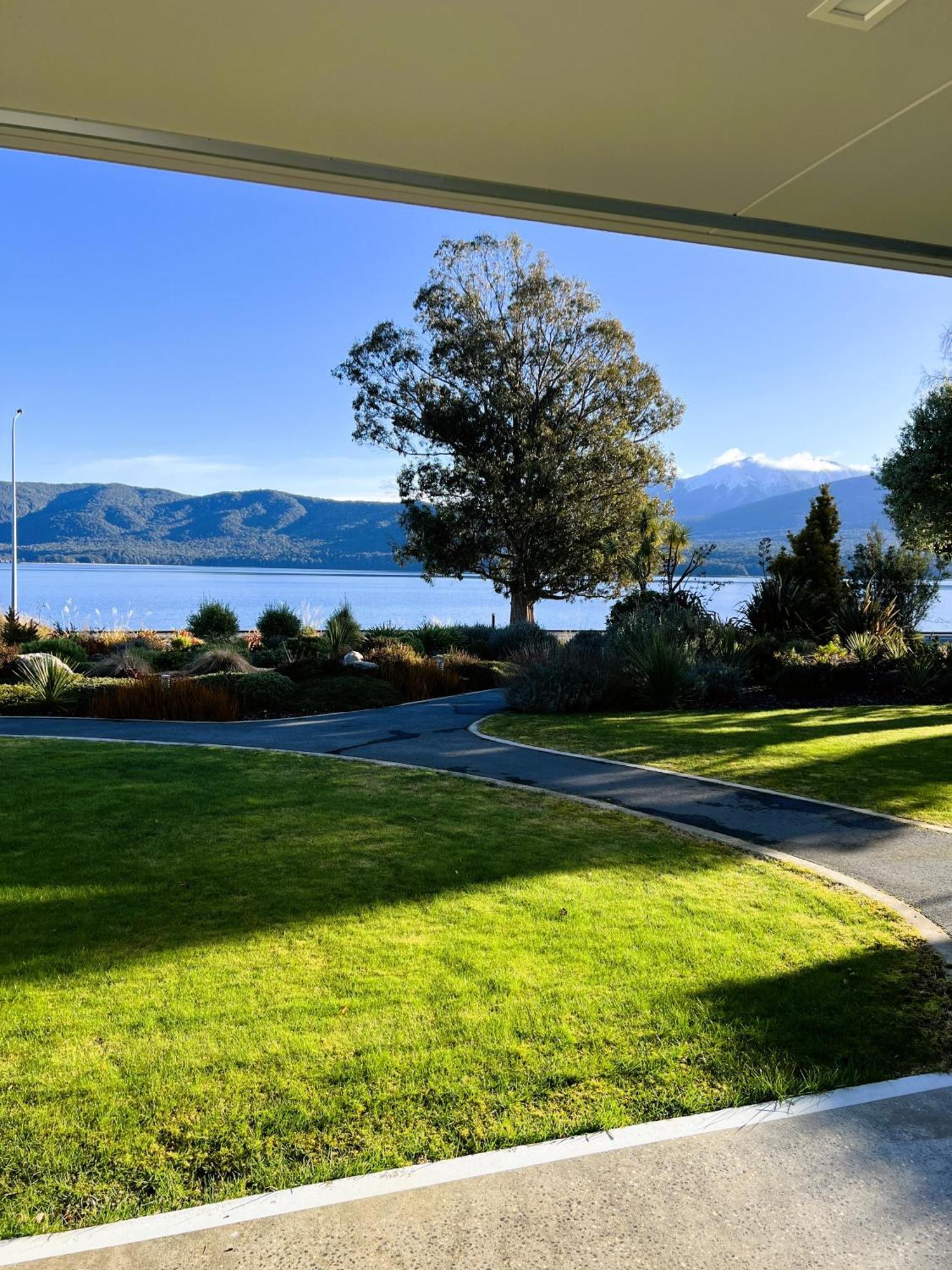 Fiordland Lakeview Motel And Apartments Te Anau Eksteriør billede